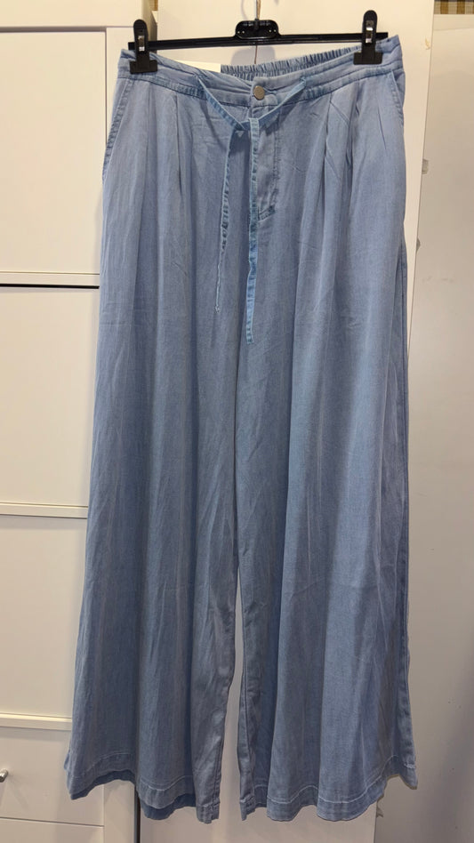 Jeans mit weitem Bein