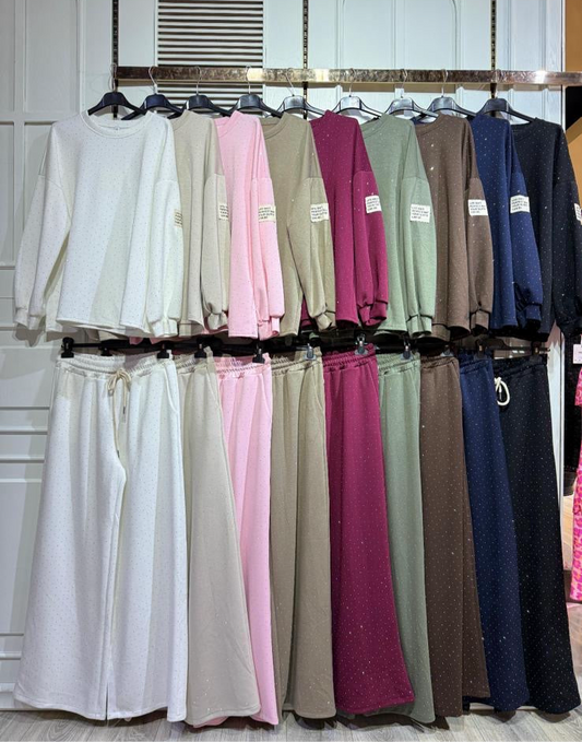 Loungewear-Set aus Pullover & Hose mit Strassmuster